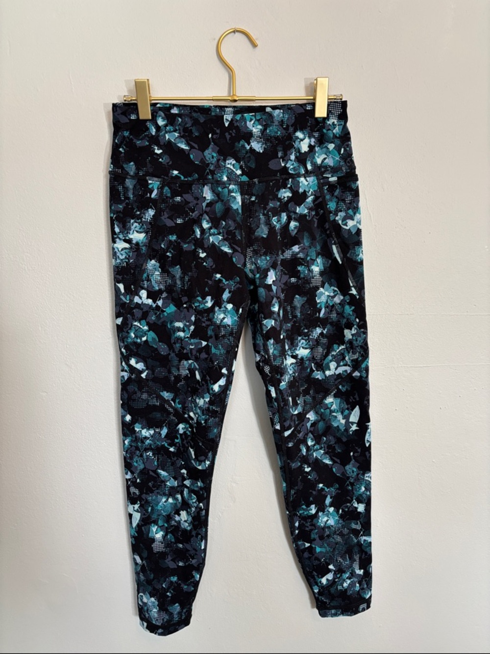 Sweaty Betty Black and Blue Abstract Print Leggings